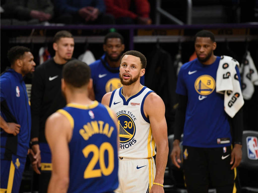 主场40分溃败破纪录！库里：未来6-8场成球队生死关键